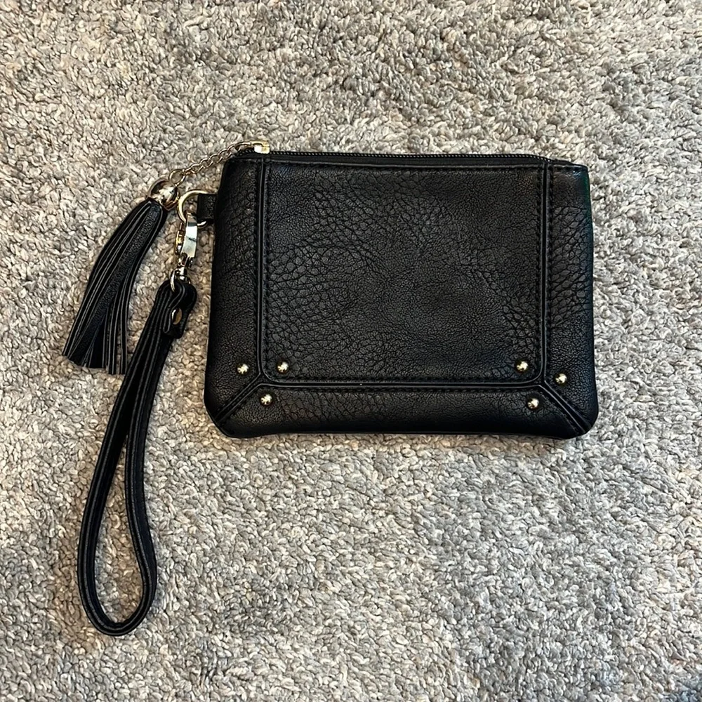 Charming Charlie | EUC Faux Leather Wristlet